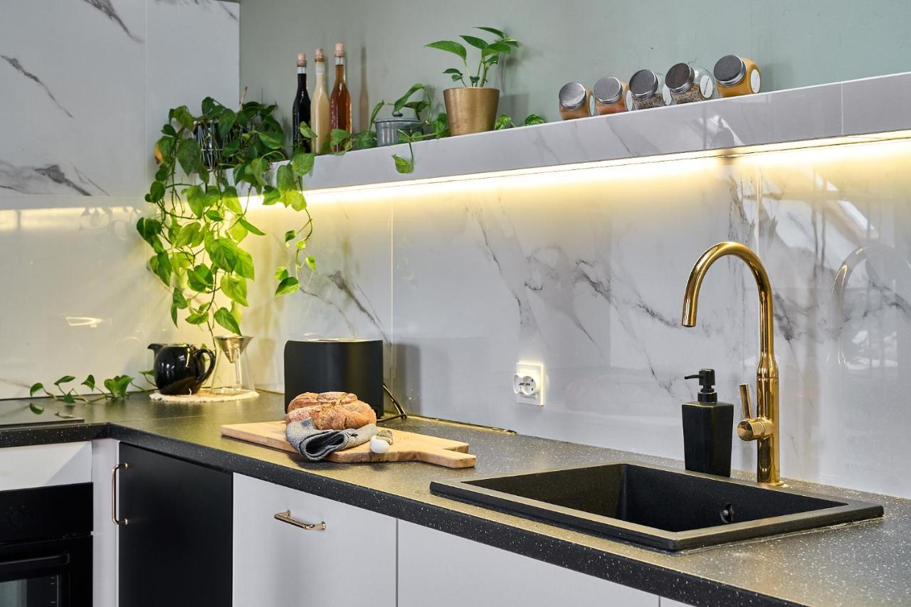 Apartament Flowers - Centrum Poznania Екстериор снимка